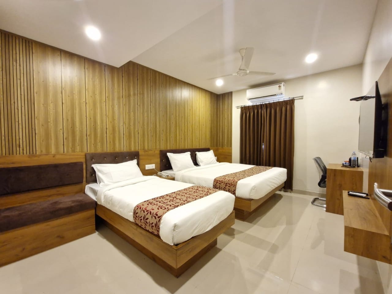 3 Bed AC Room at Madhav Seva Niwas Ujjain