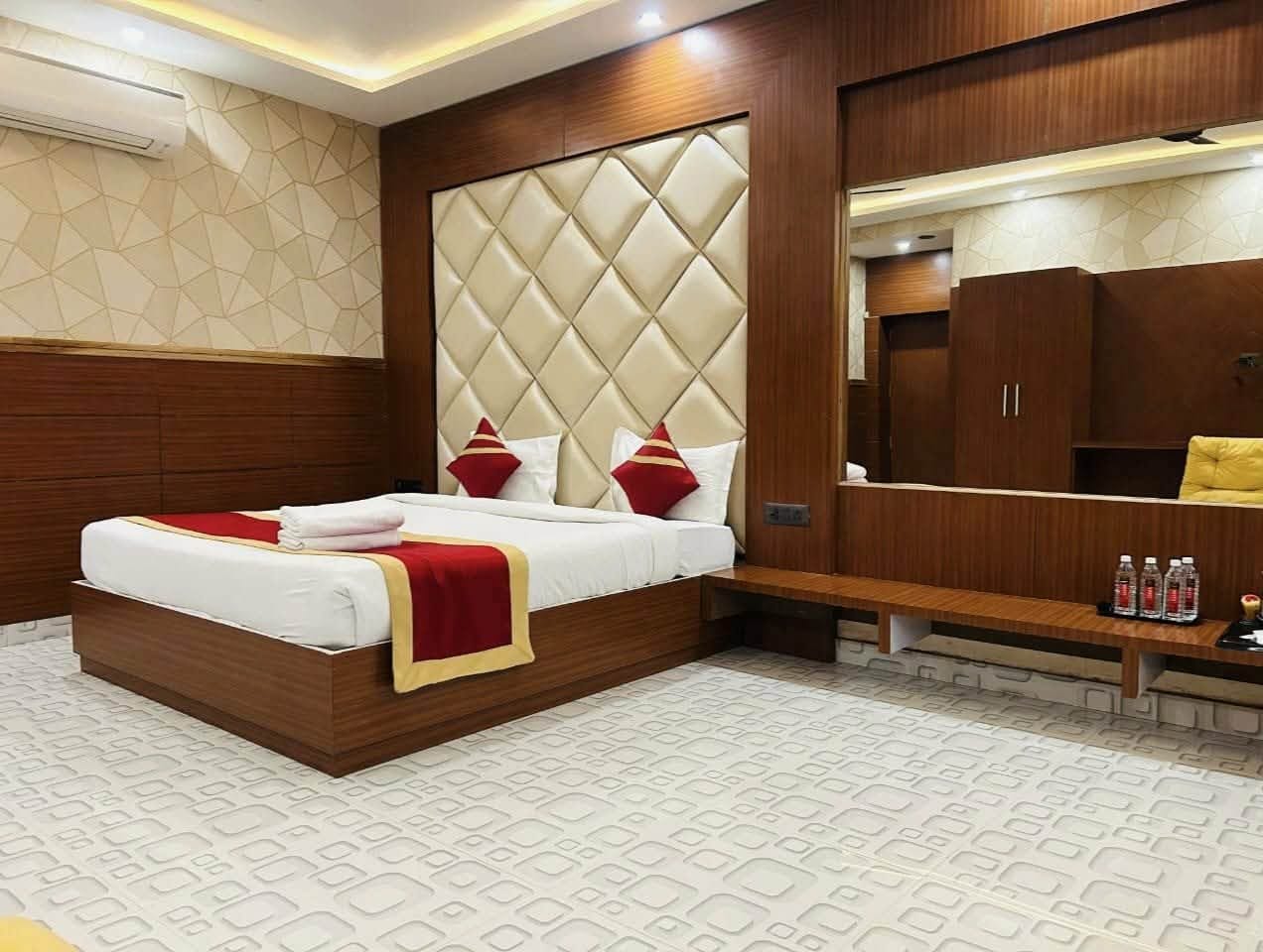 Deluxe Suite at Madhav Seva Niwas Ujjain near Mahakaleshwar Temple